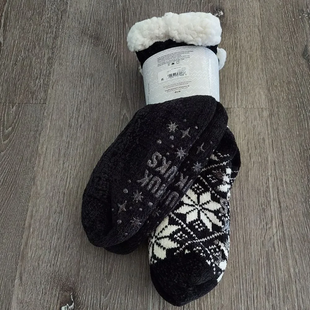 Muk Luks Women's Black and White Cabin Socks Small/Medium 5-7